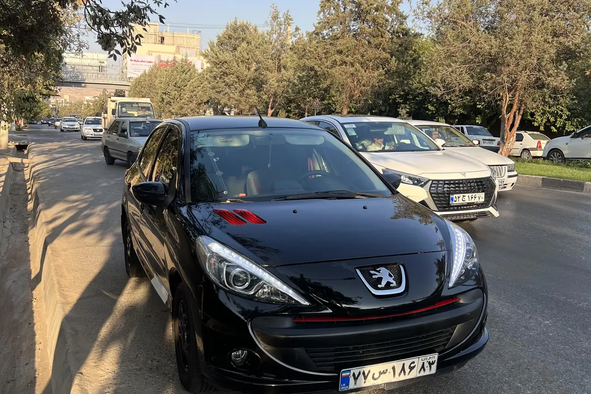 پژو،  207