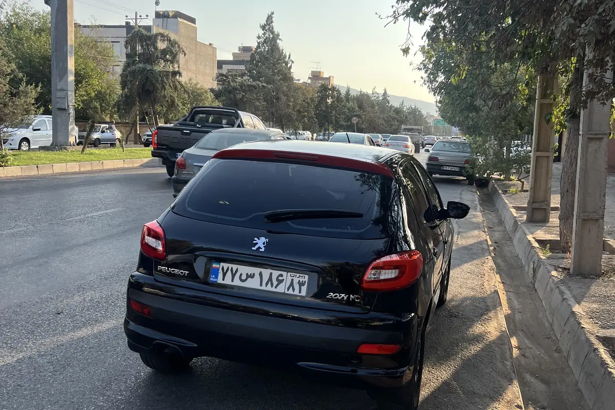 پژو،  207