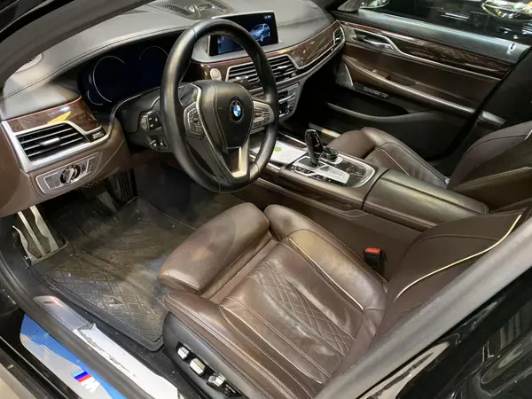 ب ام و، سری 7