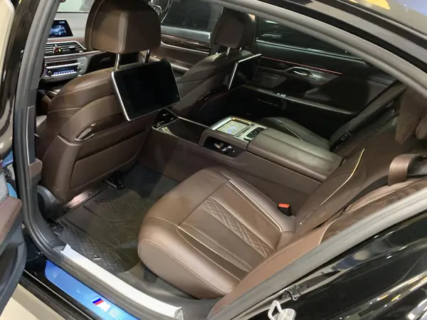 ب ام و، سری 7