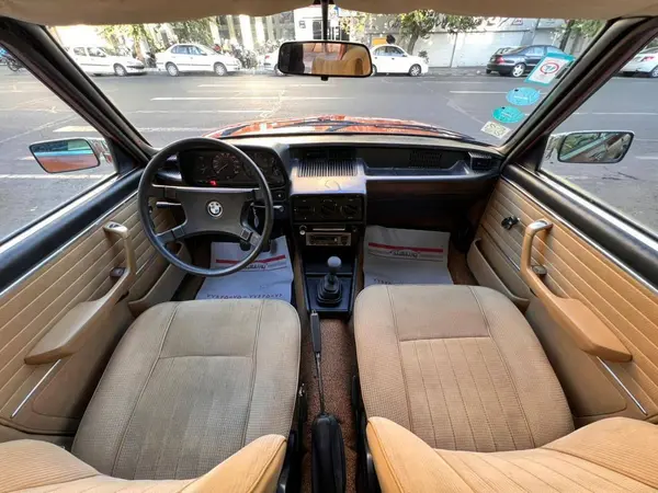 ب ام و، سری 5 سدان