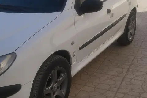 پژو، 206