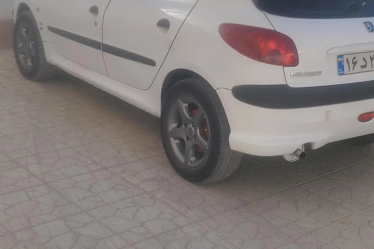 پژو،  206