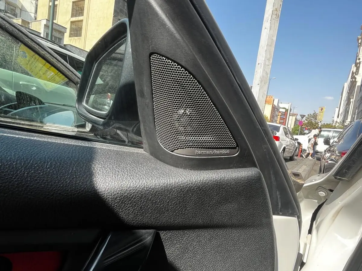 ب ام و،  سری 3 سدان