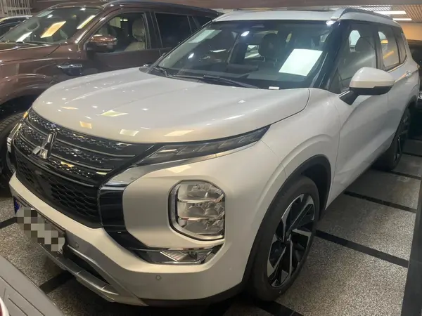 میتسوبیشی، اوتلندر