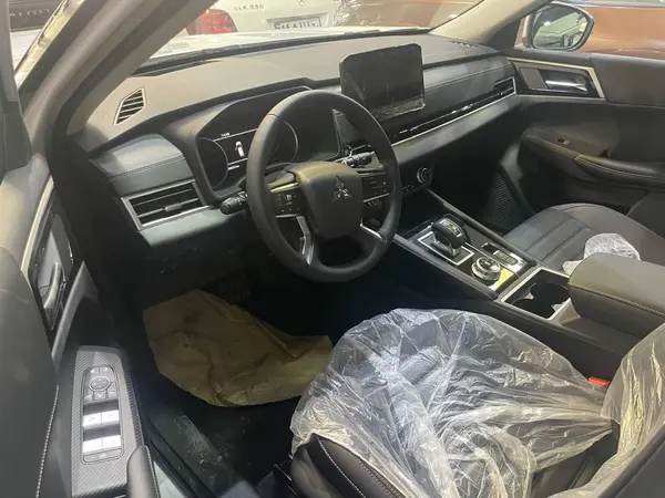 میتسوبیشی، اوتلندر