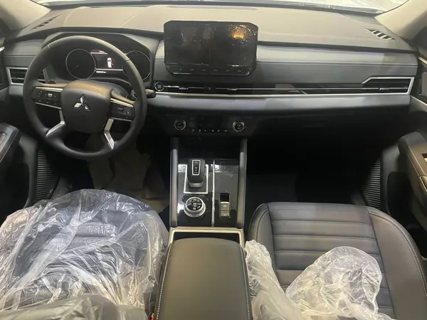 میتسوبیشی، اوتلندر