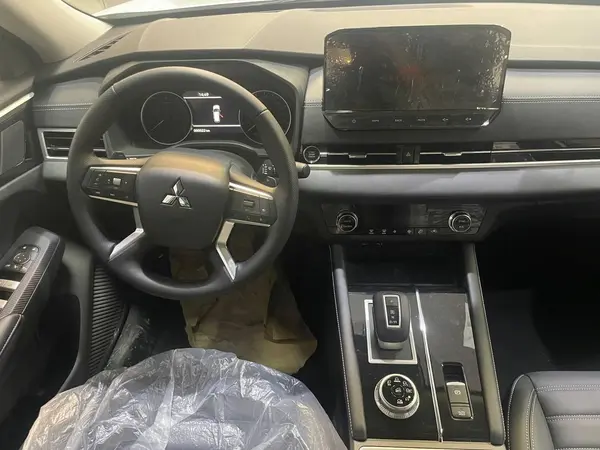 میتسوبیشی، اوتلندر