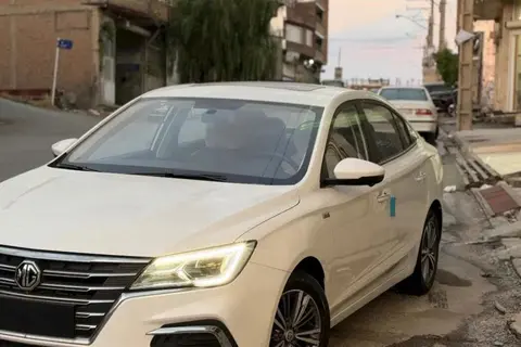 ام جی، 5