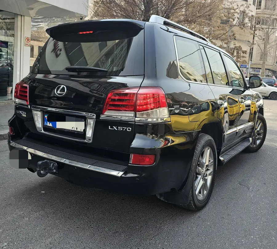 لکسوس، LX