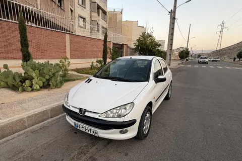 پژو، 206