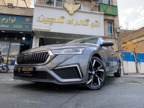 اشکودا، اوکتاویا پرو