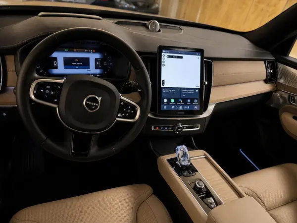 ولوو  XC90