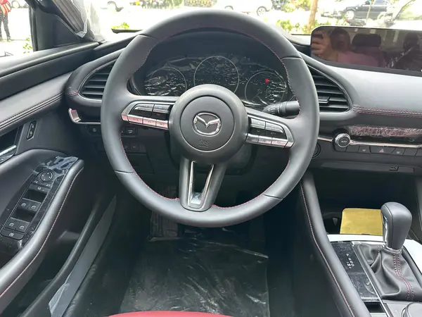 مزدا، 3 وارداتی