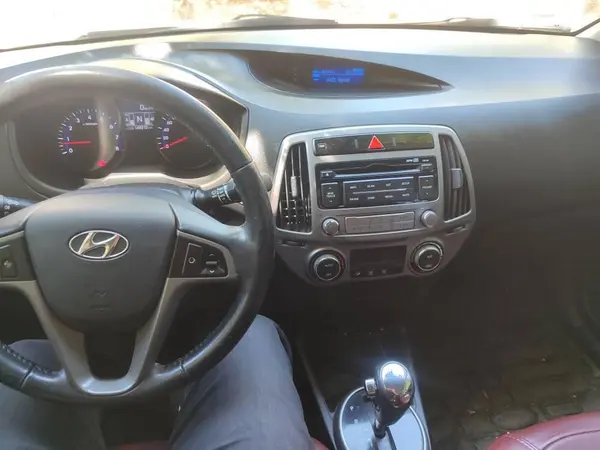 هیوندای  i20