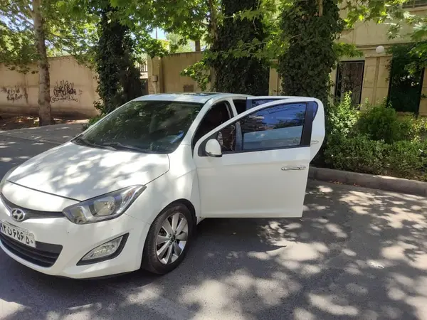 هیوندای  i20