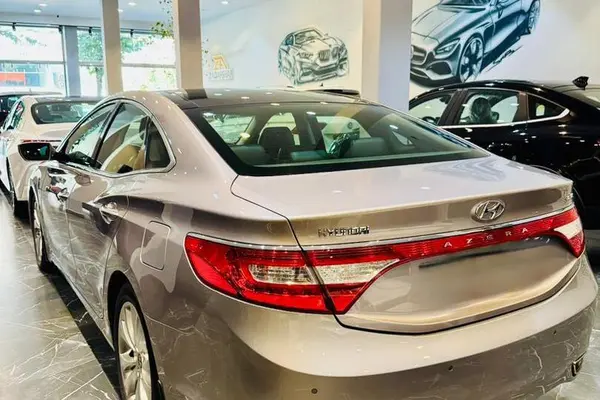 هیوندای، آزرا (گرنجور)