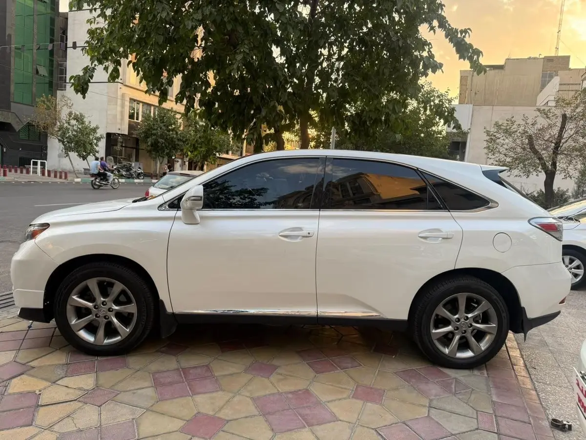 لکسوس،  RX