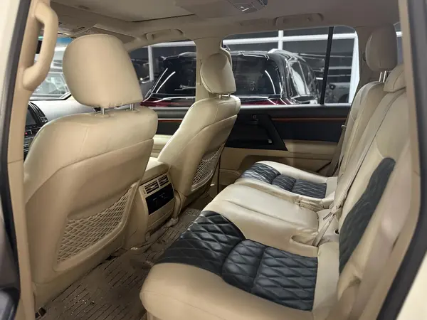 تویوتا، لندکروز چهار در