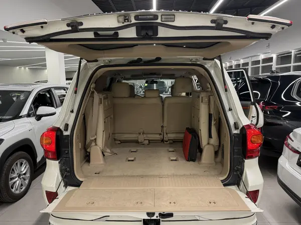 تویوتا، لندکروز چهار در