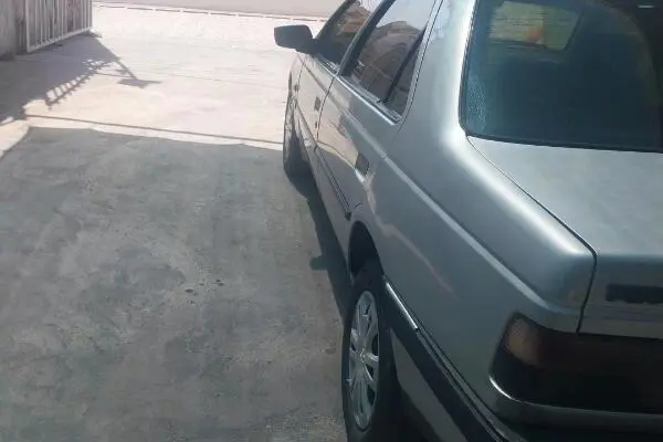 پژو،  405