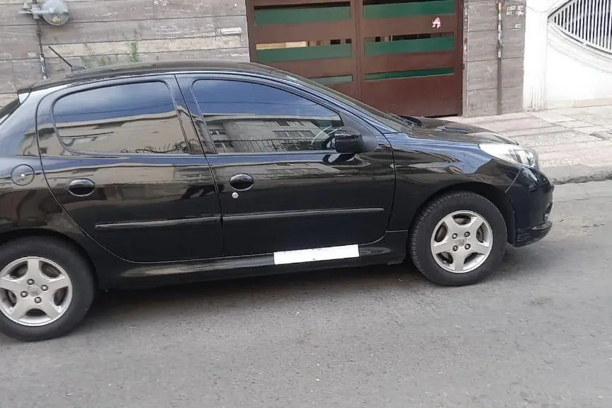 پژو،  207