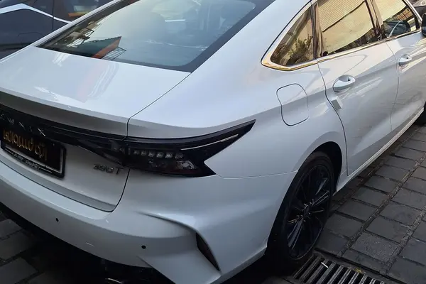 فونیکس، آریزو 8 (Z8)