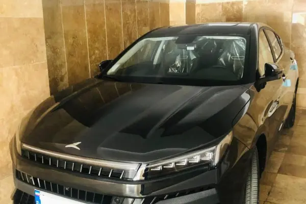 کی ام سی  J7