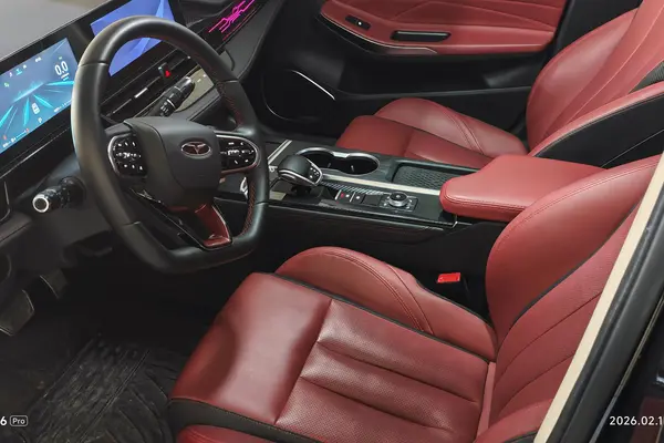 فونیکس، آریزو 6 جی تی (Z6 GT)