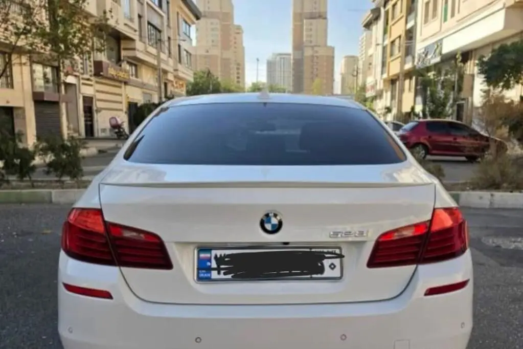 ب ام و،  سری 5 سدان