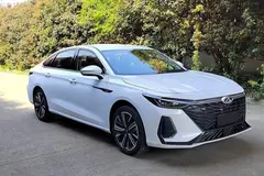 فونیکس، آریزو 8 (Z8)