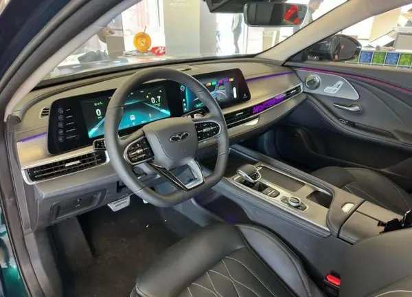 فونیکس، آریزو 8 (Z8)