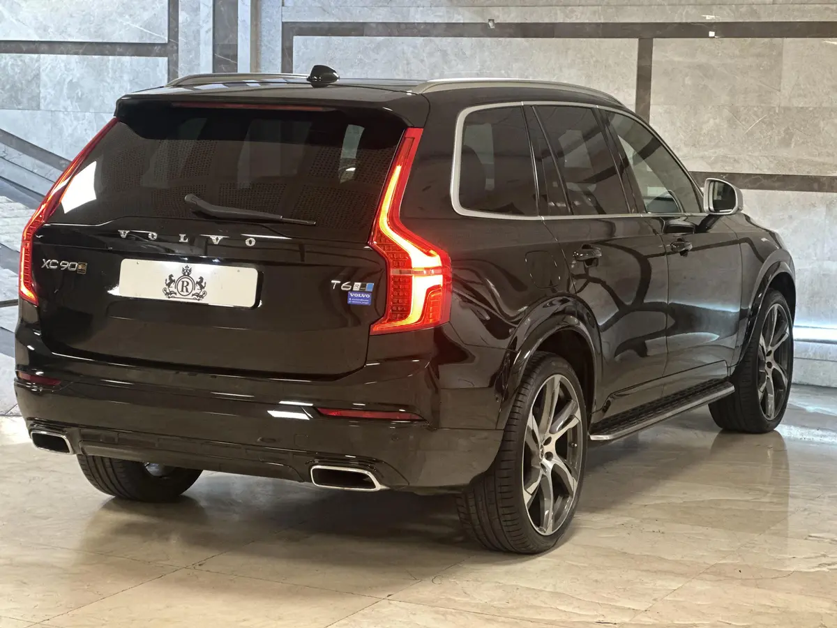 ولوو،  XC90