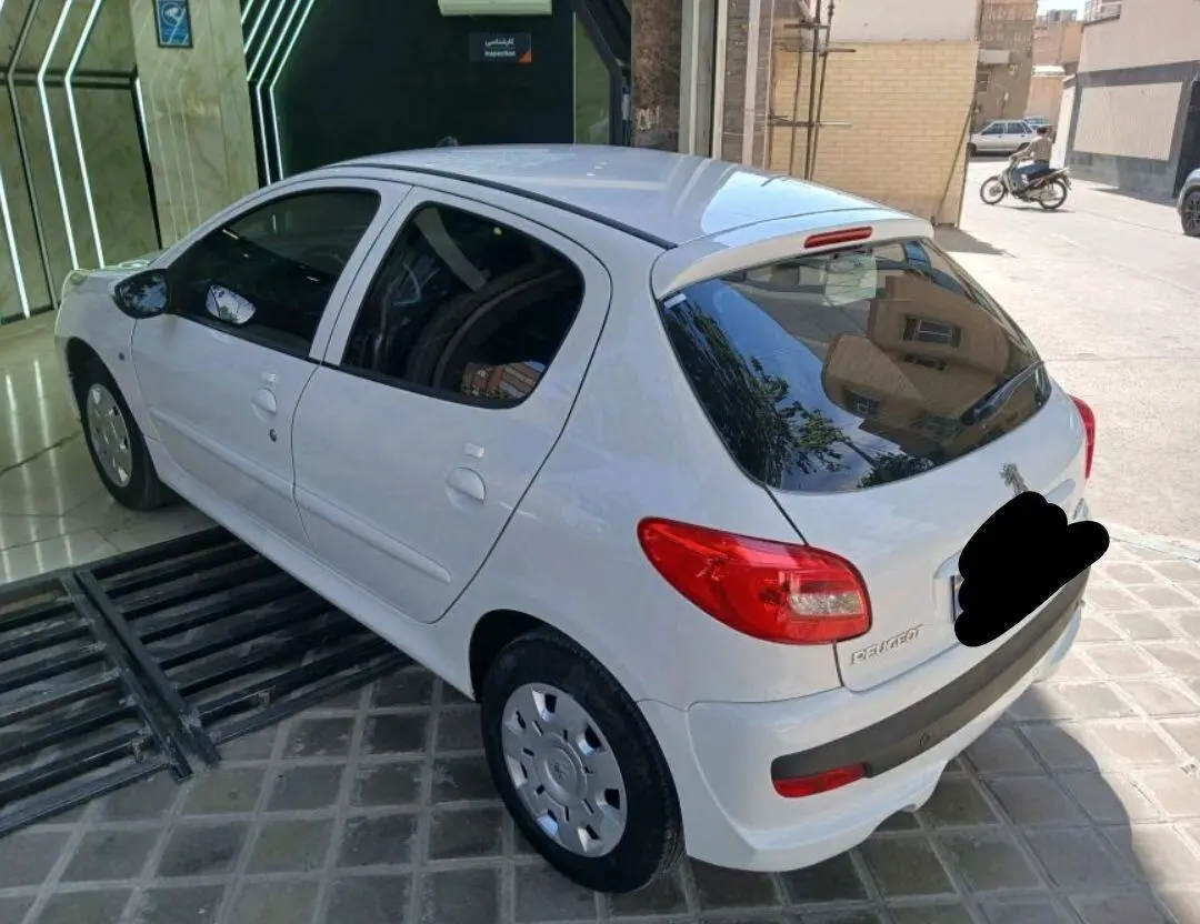 پژو،  207