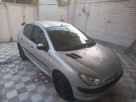 پژو، 206