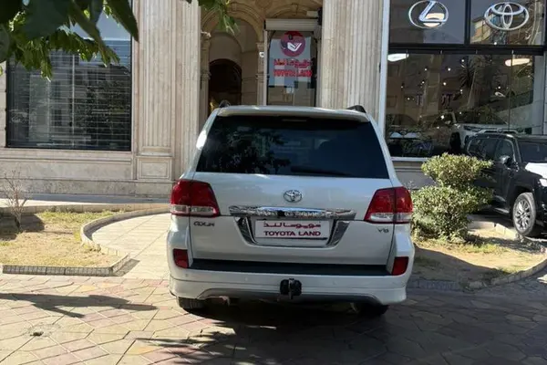 تویوتا  لندکروز چهار در