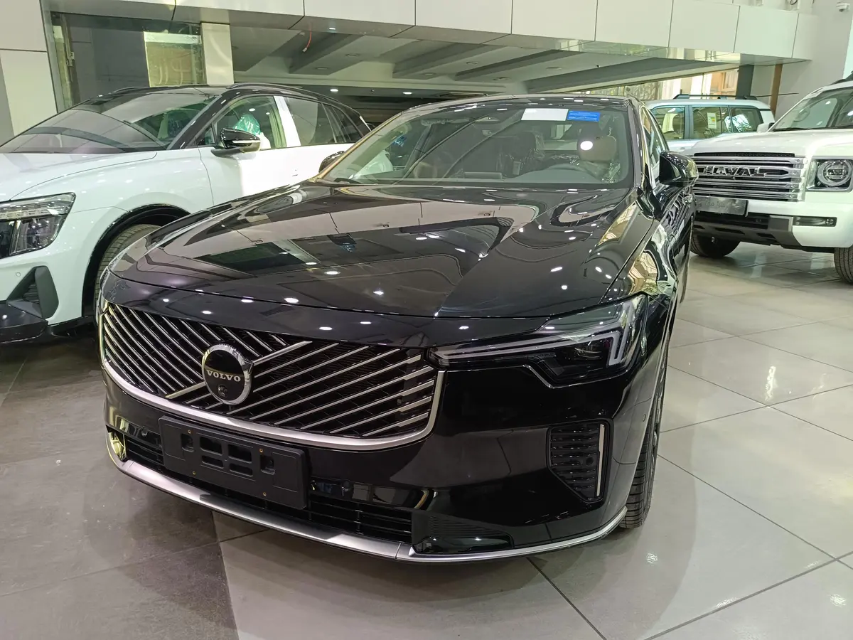 ولوو،  S90