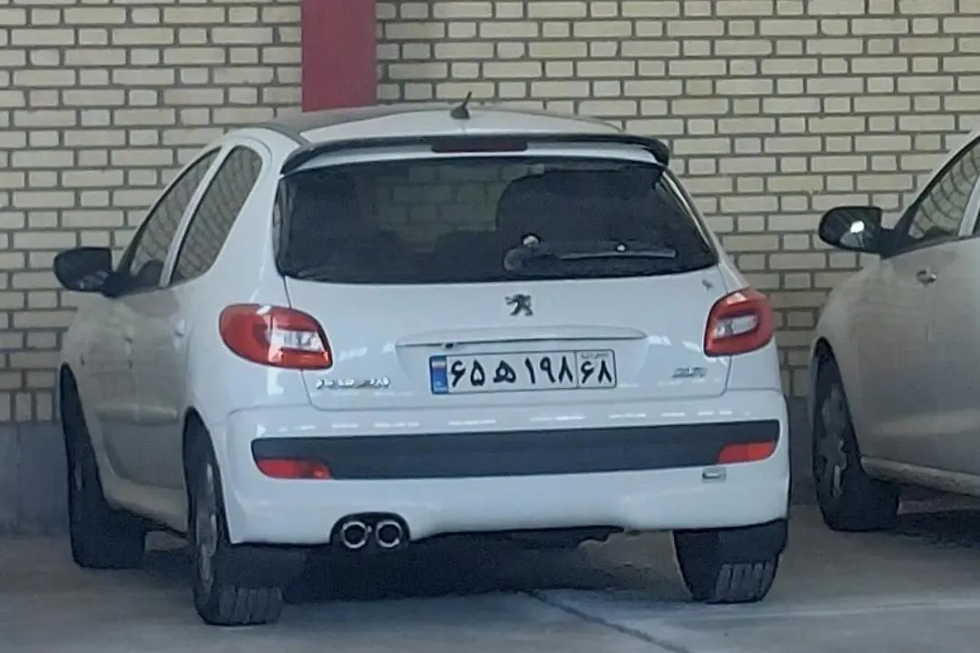 پژو،  207