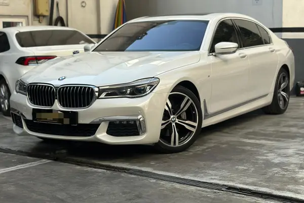 ب ام و، سری 7