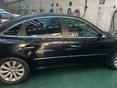 هیوندای، آزرا (گرنجور)