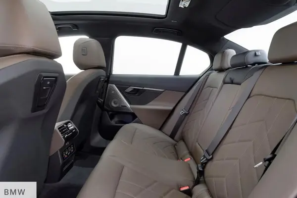 ب ام و، سری 5 سدان