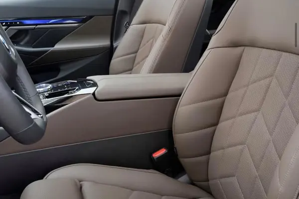 ب ام و، سری 5 سدان