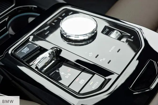 ب ام و، سری 5 سدان