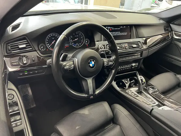 ب ام و، سری 5 سدان