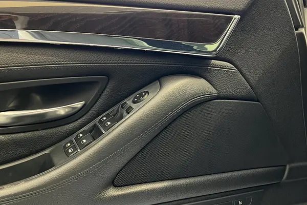 ب ام و، سری 5 سدان