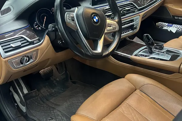 ب ام و، سری 7