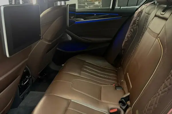 ب ام و، سری 5 سدان