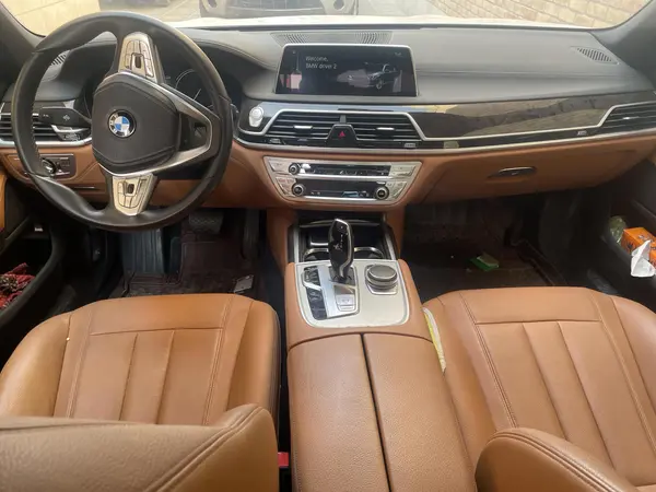 ب ام و، سری 7