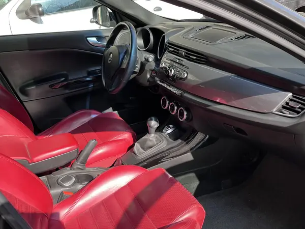 آلفارومئو، جولیتا