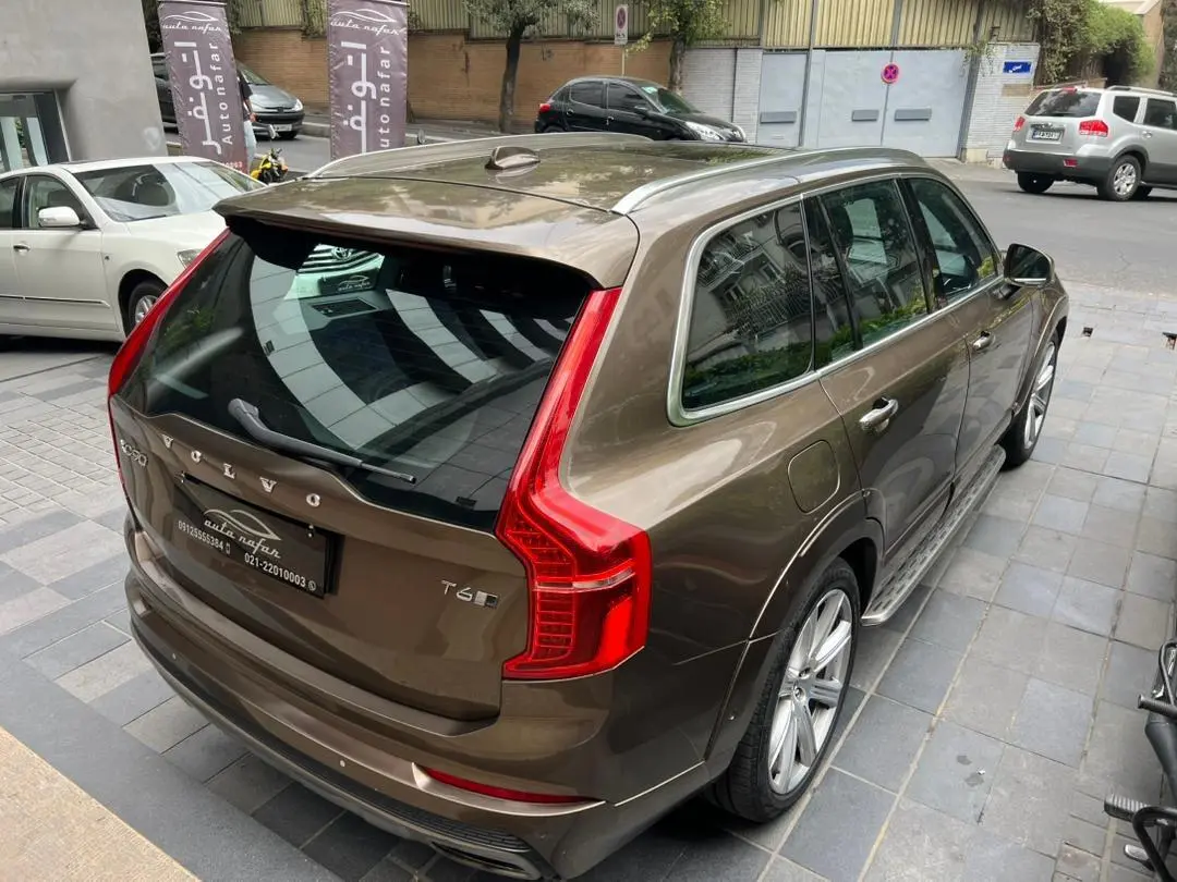 ولوو،  XC90